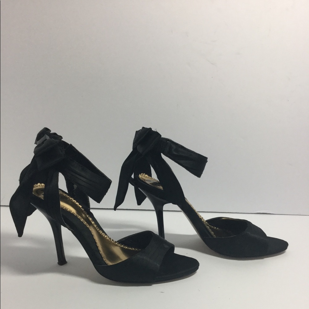 B2 Black  Open Toe Satin embellished , Fabric soft Size 6.5